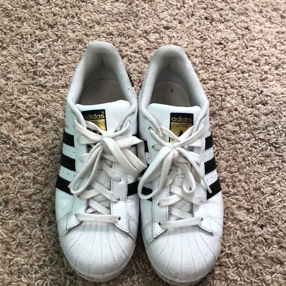 Adidas superstars